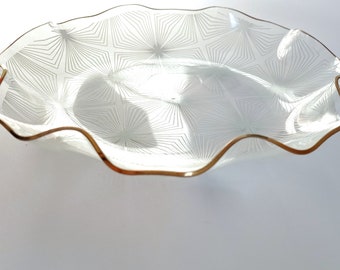 Glasteller mit geometrischem Muster, vintage,  Größe: Durchmesser ca 22,5cm , Höhe ca. 4 cm, Goldrand, weißes Muster