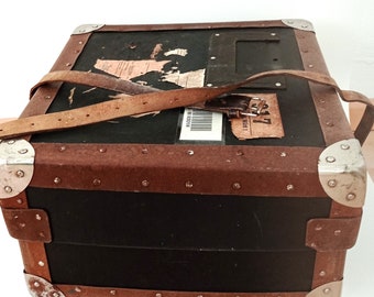 1 boîte à rouleaux de film antique, vintage, boîte d'expédition de rouleaux de film L 31 cm x L 31 cm, hauteur fermée environ 17 cm