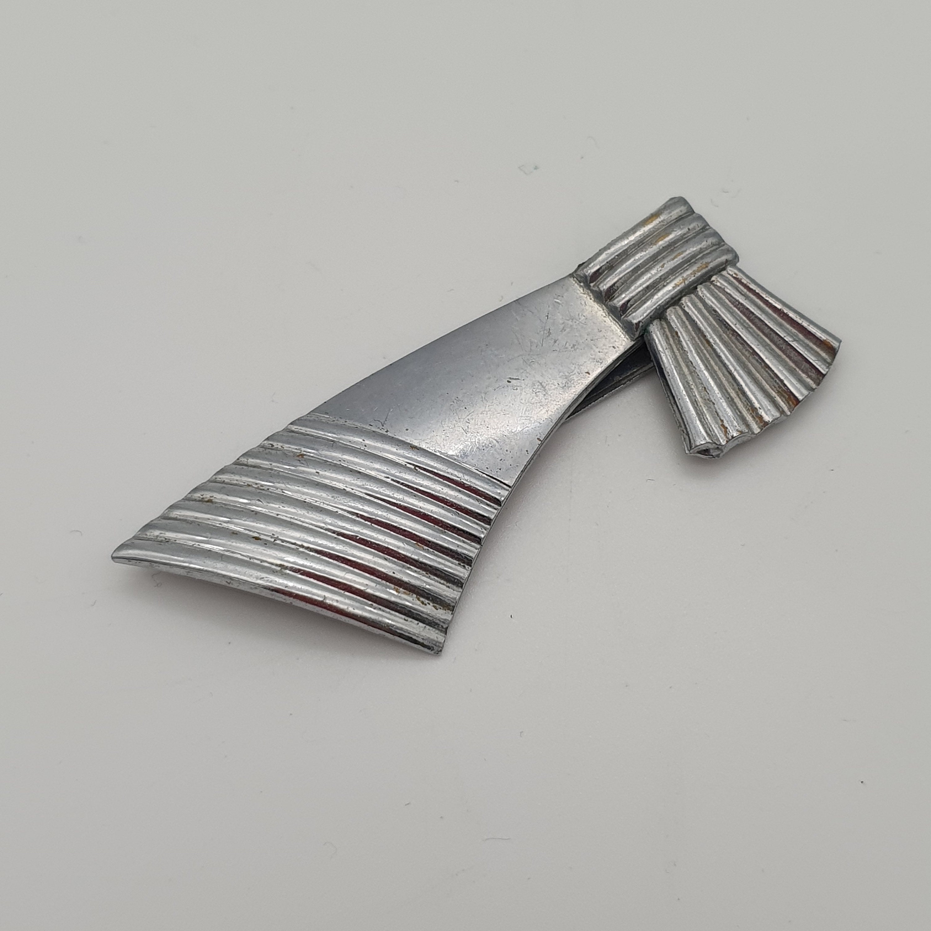 Art Deco Chrome Metal Dress Clip - Ges Gesch