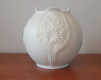 Kaiser West German Bisque Vase 513