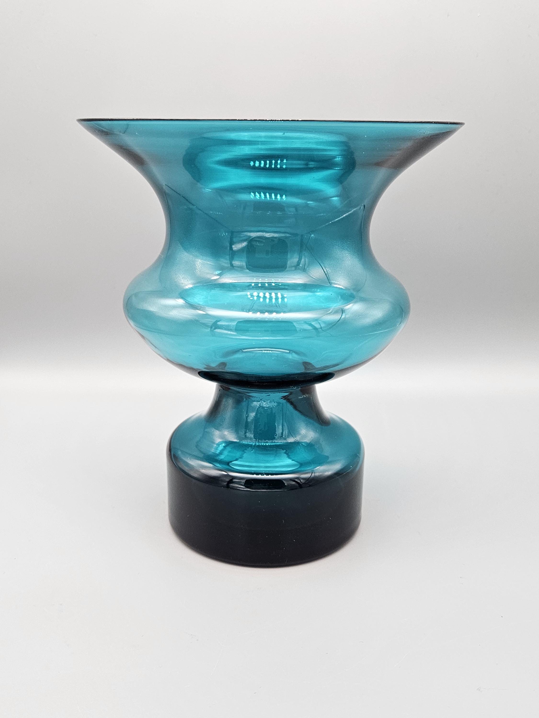 JC (jones & Co) Swedish Blue Hooped Art Glass Vase - Etsy Israel