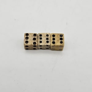 3 Antike Knochenwürfel - 11.5 mm