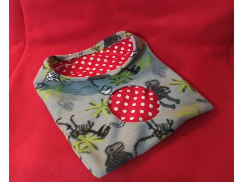 hay bag Guinea pigs w strawberries Fleece cage liner |potty pads |cuddle cup |snuggle sack |foam tunnel C/&C Midwest