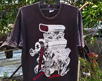 Maglietta vintage anni '90 con sorriso arcaico e motore cattivo, streetwear gotico