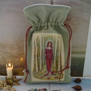 Sac pour cartes de tarot fait main, chanvre biologique, tissu durable, pochette Oracle, déesse Brigit, forêt, champignon vénéneux, champignon, bois de Brighid, sauge