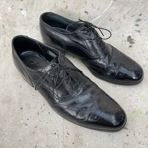 Vintage 1960’s Florsheim Imperial Black Leather Wingtips Shoes, Size 8 C