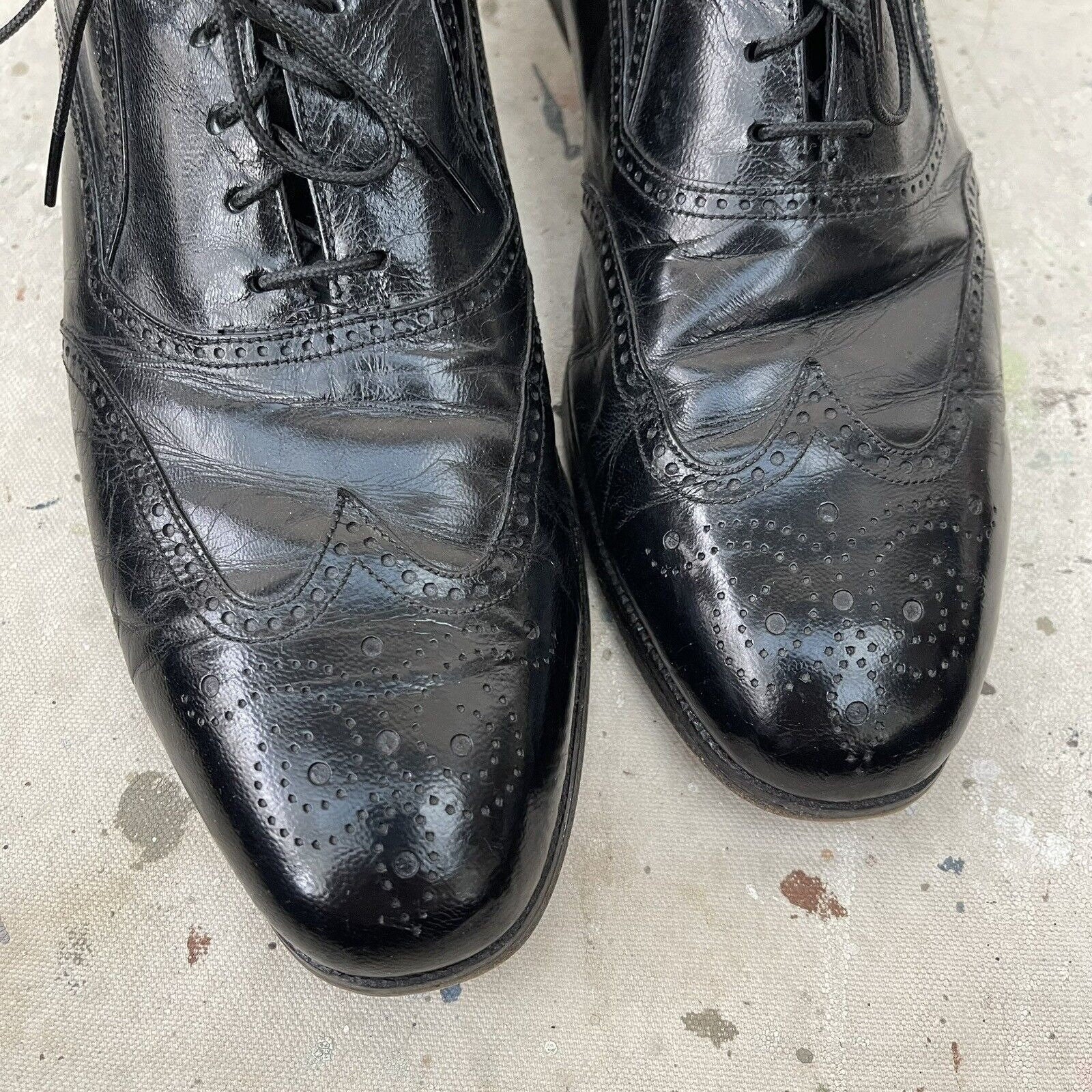 Vintage 1960’s Florsheim Imperial Black Leather Wingtips Shoes, Size 8 C 1960s FLORSHEIM Imperial Black Scotch Grain Leather Wingtips  main image 3
