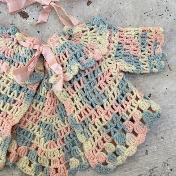 Vintage 1940’s Hand Crocheted Pastel Newborn Set … - image 3