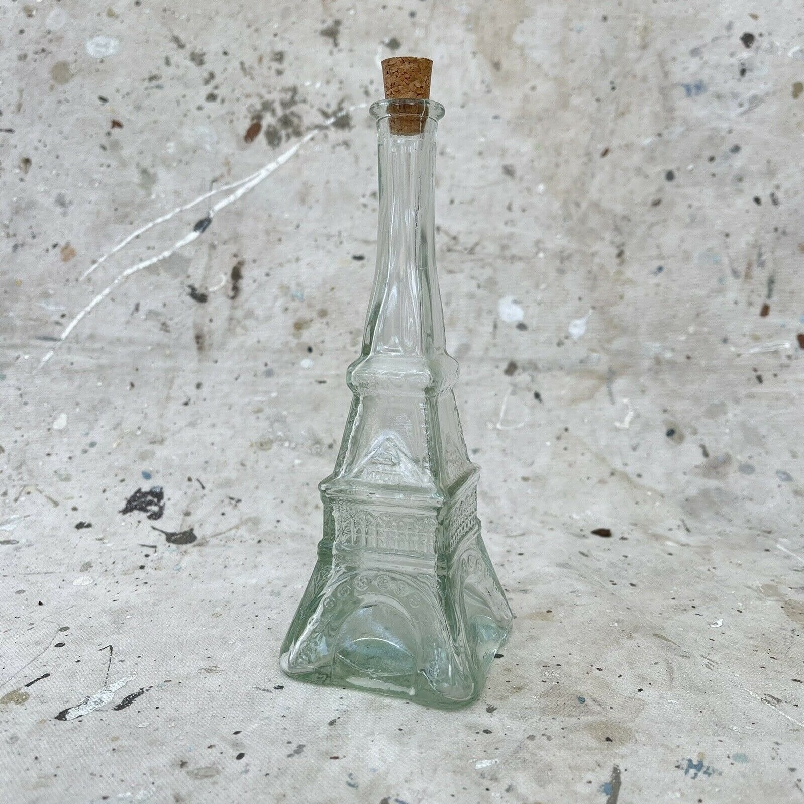 Vianaya Paris Eiffel Tower Transparent Glass Bottle 75 cl Very Large with Assorted Glass Cap 