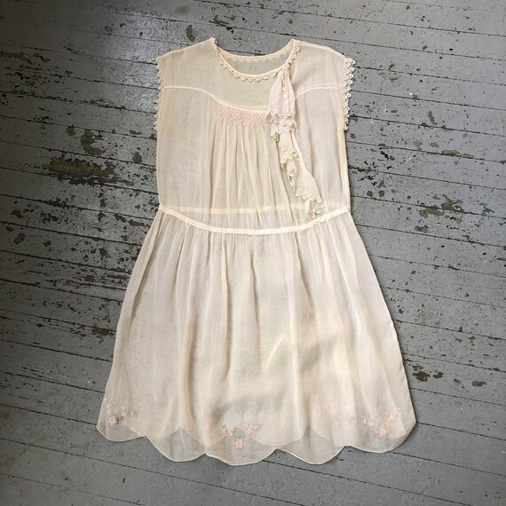 Vintage Antique 1920’s Sheer White Cotton Embroide