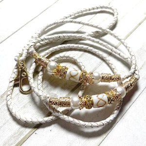 Kangaroo Leather Dog Show Lead, White, Gold Pearl Beads,