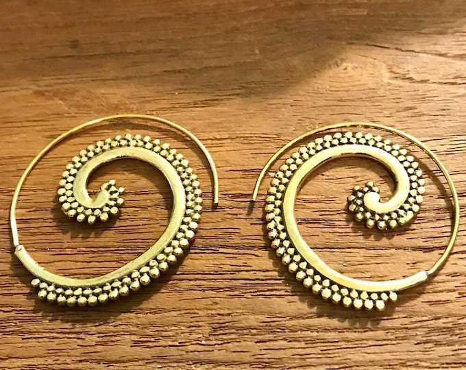 Spiral Brass Earrings/ Bucklace d'oreille Laiton Lotus/ Boho Earrings/ Tribal Jewelry/ Gypsy Hoop Earrings/ Ethnic Earrings/ Laboho