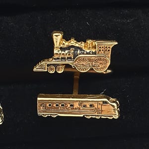 Swank Train Cufflinks Set Gold Santa Fe Locomotive Steam Engine Railroad Railway