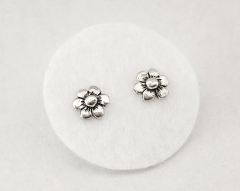 Daisy Stud Earrings