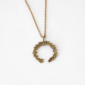 Laurel Wreath necklace Brass image 1