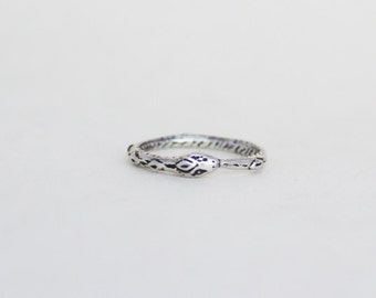 Ouroboros ring- Silver