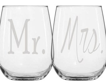 Mr. and Mrs. Wine Glass Set of 2, Wedding glasses, Bridesmaid Glasses, Maid of Honor Glasses, Etched Wine Glasses