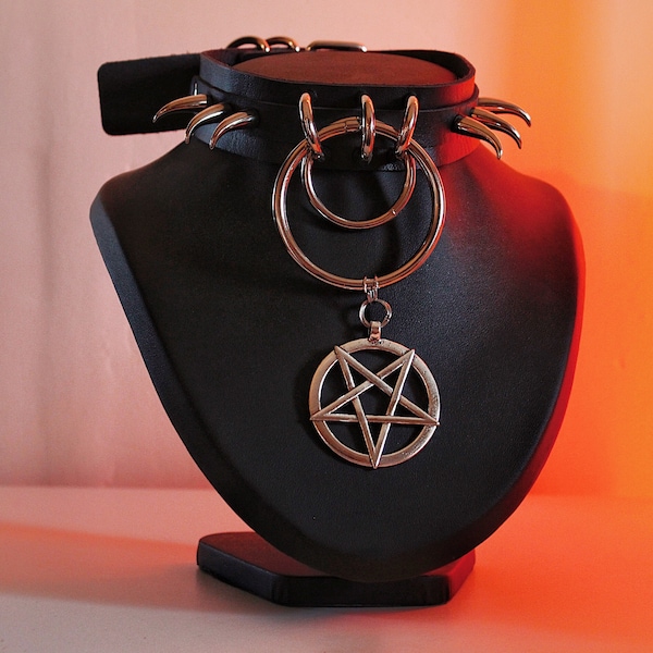 Pentagram Choker - Hand made Spiked gothic leather choker - Satanic Choker - Metal Choker - Goth Choker - Gothic Choker - Occult Choker