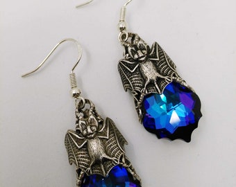 Gothic oorbellen - bat oorbellen - goth oorbellen - goth - gothic - oorbellen - paarse gotische oorbellen - nosferatu oorbellen - vampier oorbellen