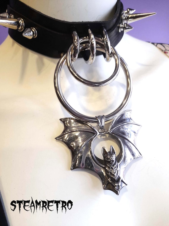 Gothic leather shop choker