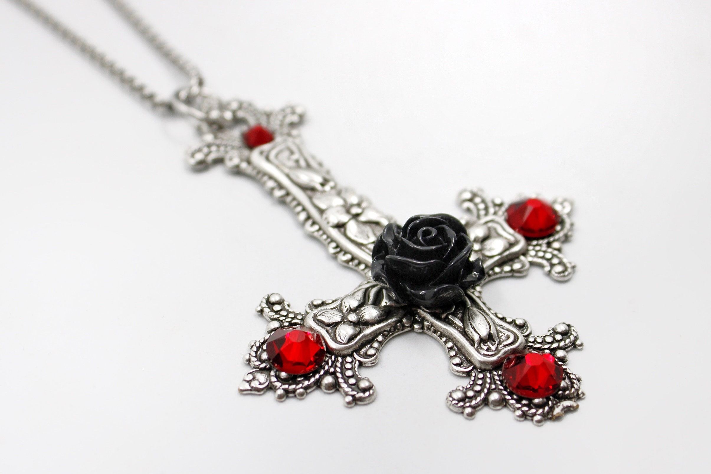 Collier Et Boucles D'oreilles Croix Gothique Avec Cristaux Rouges Et Noirs - Bijou Fantaisie Femme - Style Gothique, Halloween - 11