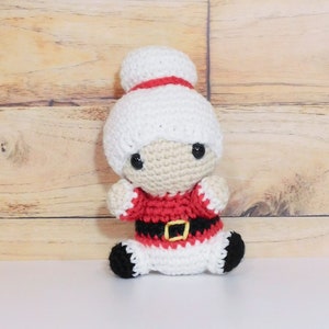 Mrs. Claus Christmas Cuties Amigurumi Crochet Doll.