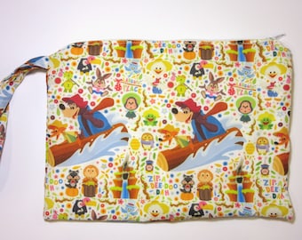 Splash Mountain Wristlet Zip Pouch. Bolsa de maquillaje única Zip a dee doo dah
