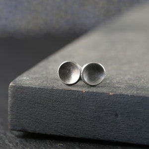 Sterling silver stud earrings everyday comfortable jewelry solid silver earrings for men and women oxidized circle stud earring