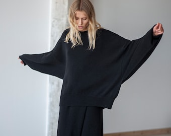 oversized lightweight sweater, loose sweater, oversize jumper, knitted jumper, minimalist casual jumper, one size sweater, lightweight