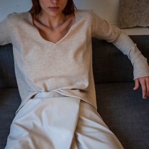Lightweight merino winter sweater, relaxed fit cashmere jumper, black merino wool sweater, minimalist sweater, minimalist winter jumper