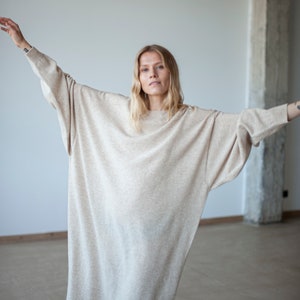 Oversized Kleid, lockeres Kleid, oversized Pullover Kleid, gestricktes Kleid, minimalistisches Kleid, lässiges Kleid, One Size Kleid, Merino Wolle Tunika