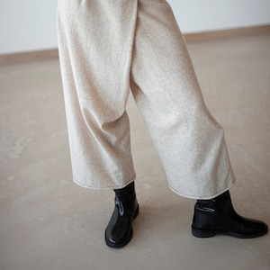 wollen broek, merinowollen broek, wijde broek, wijde broek met middelhoge / hoge taille, duurzame kleding, duurzame outfits, oversized broeken