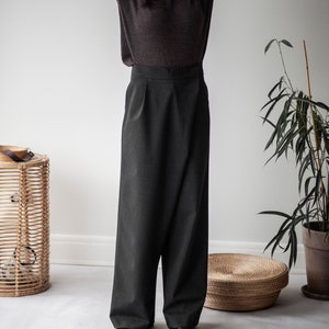 Wollen broek, pak broek, brede wollen broek, hoge taille winterbroek, duurzame kleding, duurzame kleding, zwart linnen afbeelding 8