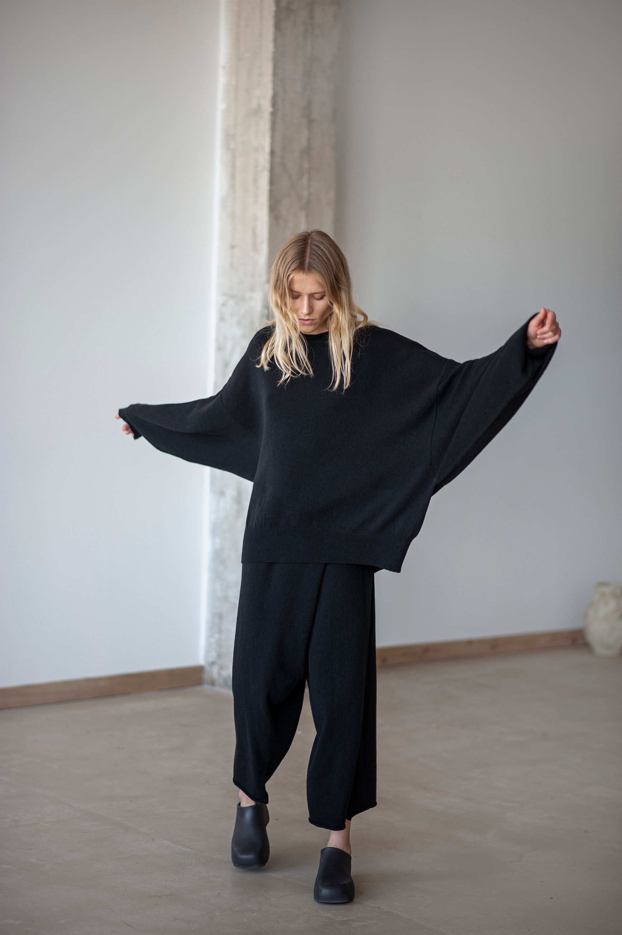 Black crane boyfriend pullover new arrivals