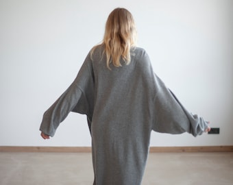 oversized dress, loose fit dress, oversized sweater dress, knitted dress, minimalist dress, casual dress, one size dress, merino wool tunic