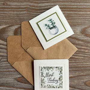2 biglietti fatti a mano con busta in carta kraft, piccolo biglietto di auguri motivazionale per amicizia, posta ordinaria per amici di penna, cactus succulenti inizia oggi