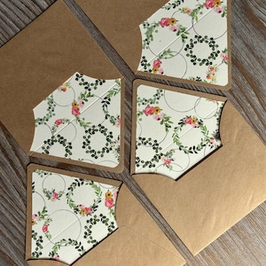 Letter writing set, 2 lined envelopes, Floral watercolor wreath, Wedding love letter, Engagement anniversary gift, Penpal snailmail luxury