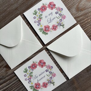 Carte imprimée aquarelle avec enveloppe, carte carrée, couronne de petites fleurs florales, papeterie L'amour romantique pour moi, carte de Saint-Valentin aquarelle
