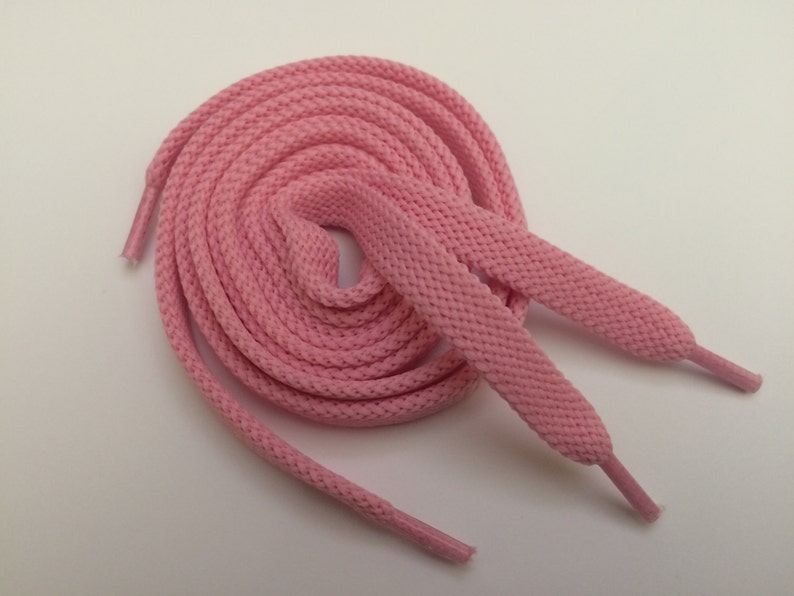 different color shoe laces