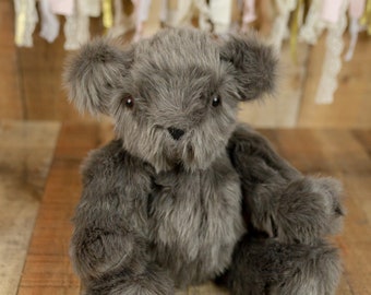 Oso de peluche gris hecho a mano: clásico animal de peluche con ojos de seguridad
