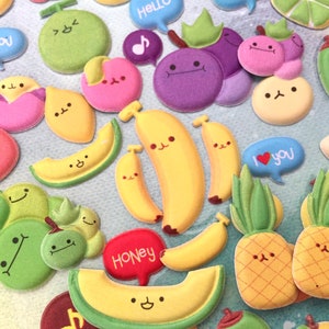 Sticker fruit dessin animé joyeux fruit coloré fête pêche fraise banane raisins autocollant gonflé étiquette de livre de cuisine étiquette de carnet de recettes