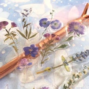 Pegatina de epoxi de rosa seca en tono morado, colección de flores moradas para siempre, decoración floral, icono de flor, proyecto de artesanía de joyería de resina con flores fácil de usar, regalo