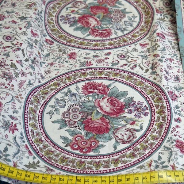 Moda Stoff Regency Romance Chrisopher Wilson Tate Rosen Ornament rund 0,3 m USA Designerstoff reine Baumwolle Dekostoff EPP kleine Muster