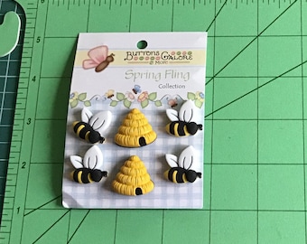 Buttons Galore & more 1 Packung Spring Fling Busy Bees Spring Flowers Dekoknöpfe aus Kunststoff bunt 6 Knöpfe Garten Frühling Bienen Blumen