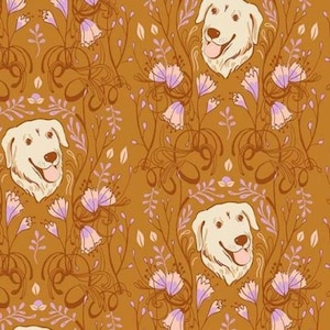 Könnte beinhalten: Ein nahtloses Muster mit einem weißen Hund mit fröhlichem Ausdruck, umgeben von stilisierten Blumen in Violett- und Rosatönen auf einem senfgelben Hintergrund.