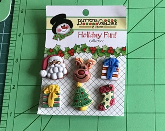 Buttons Galore & more 1 Packung Holiday Fun Here comes Santa Dekoknöpfe aus Kunststoff bunt 6 Knöpfe Weihnachten Christbaum Geschenk