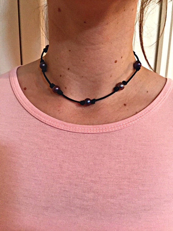 Leather Pearl Necklace, 2mm Leather Cord, Single Black Pearl Choker Necklace,  Boho, Black Pearls, Affordable Gift, Gift For Her