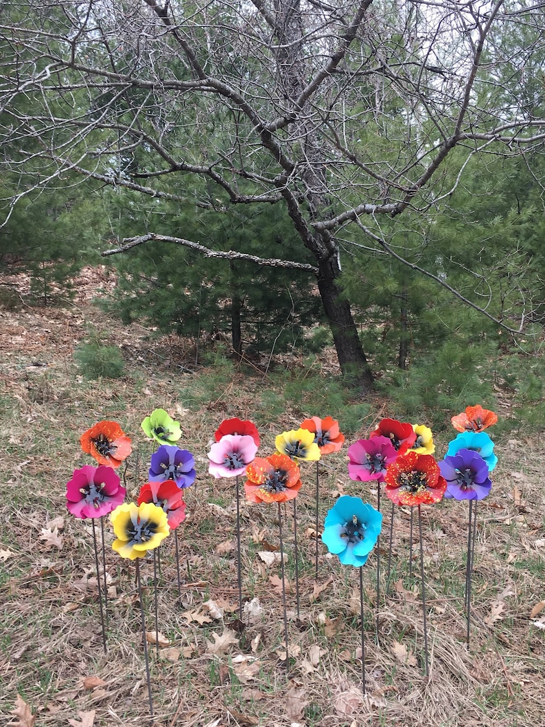 One Metal Poppy Oriole Bird Feeder Flower 画像 1