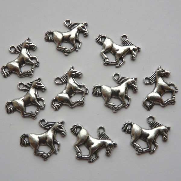 10 Antique Silver Horse Charms