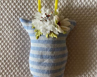 Hanging lavender sachet, Spring vase sachet,  boho ornament, cottage door hanger, home decor, fragrant sachet, friendship gift